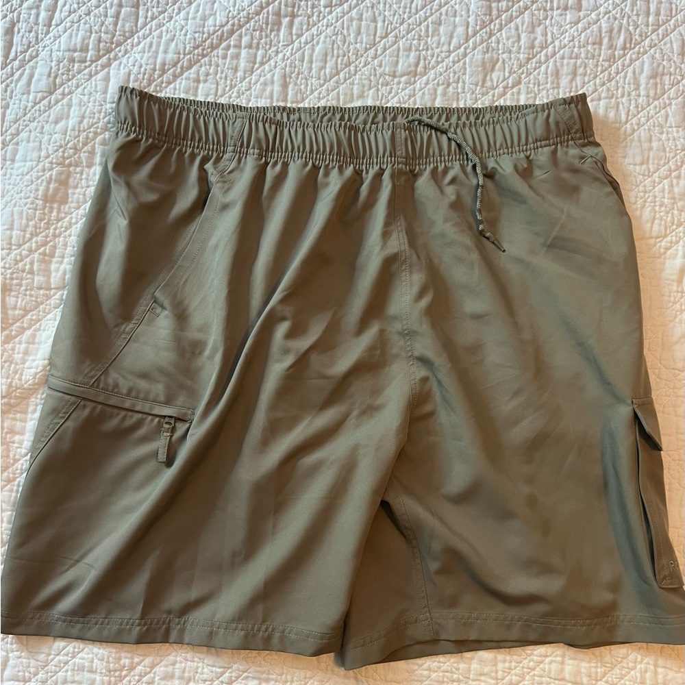 PMST106 - Reebok, Men’s 44, Olive Cargo Shorts